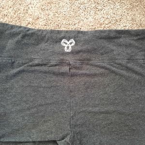 TNA leggings in grey- M